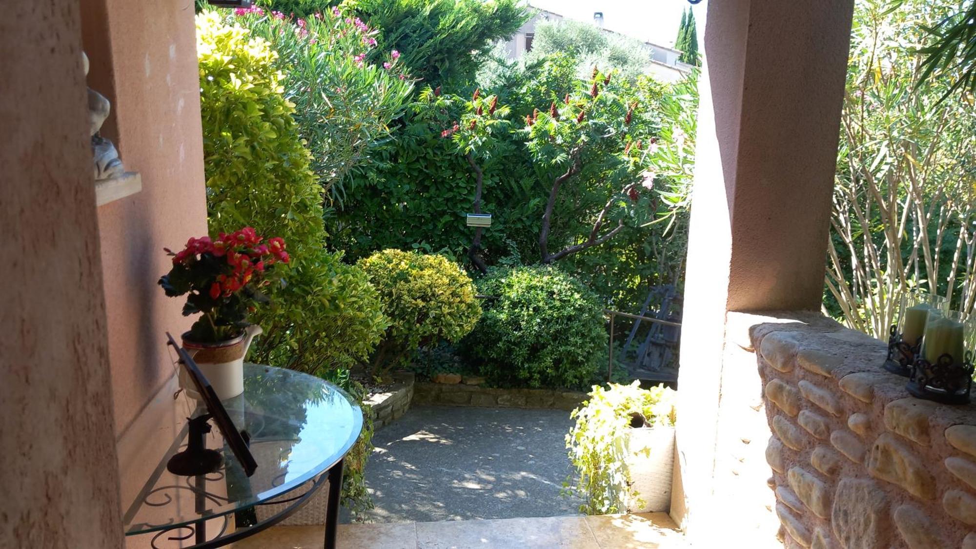 La Sapiniere -Chambres Climatisees Buisson Luaran gambar